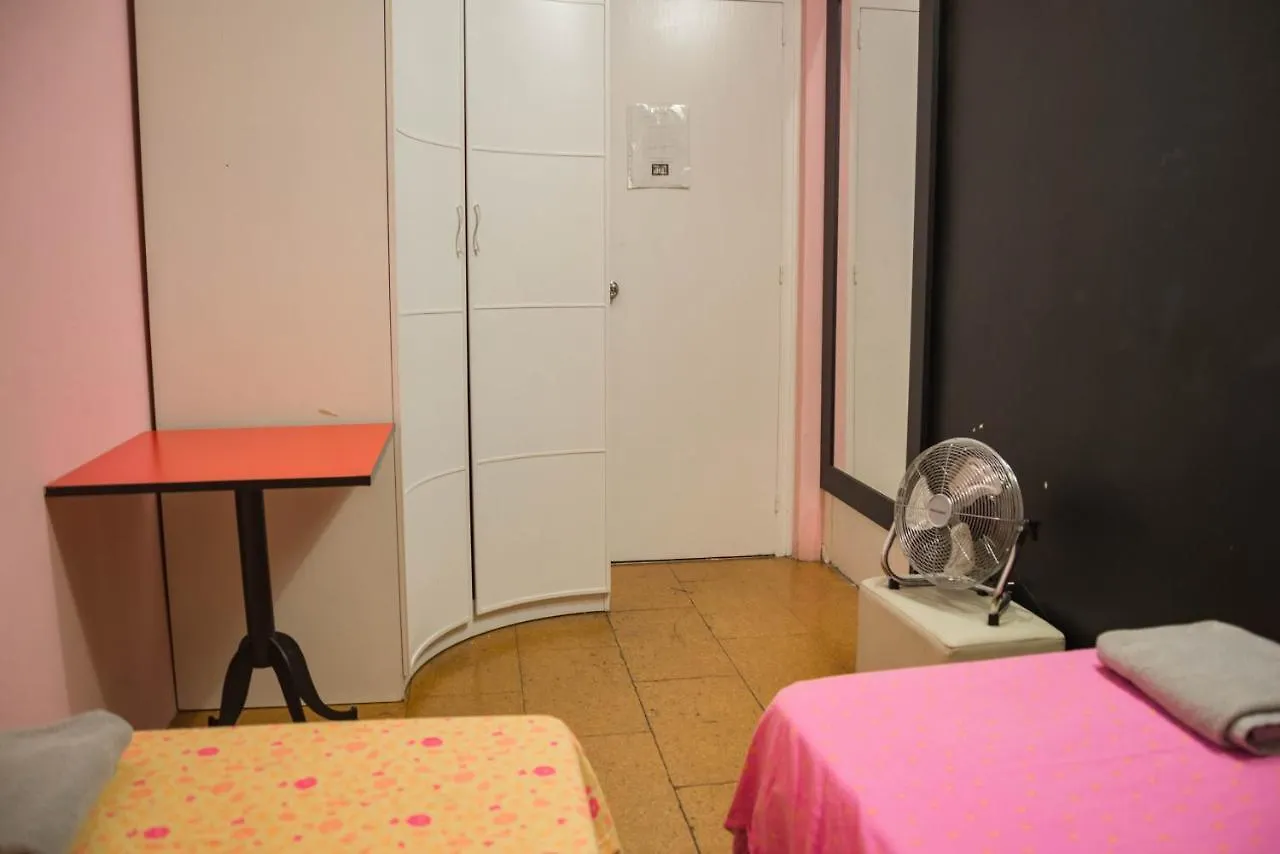 Hostal Ideal Badal Barcelona Pensjonat