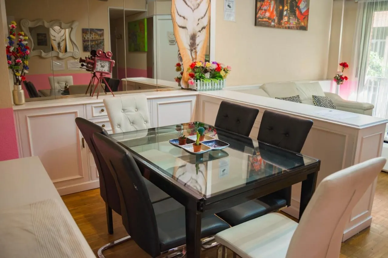 Hostal Ideal Badal Barcelona Hiszpania