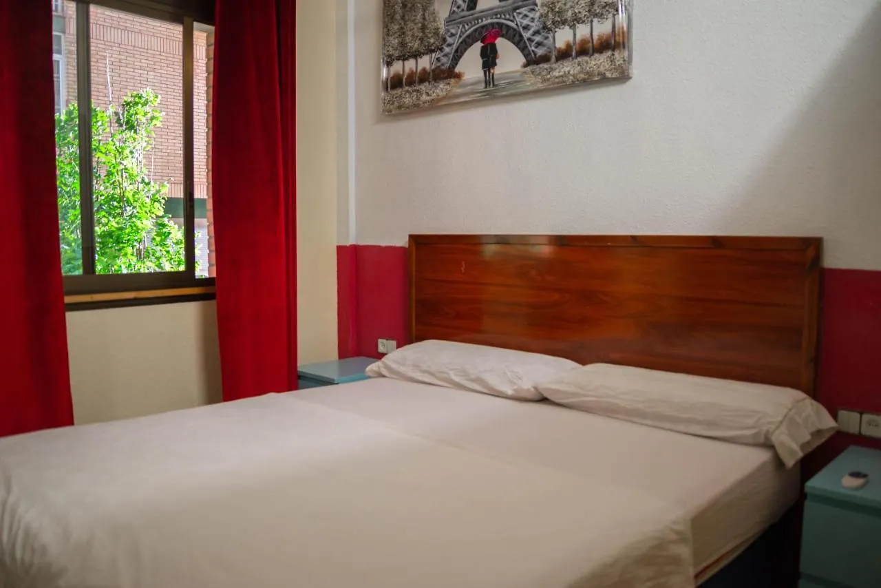 Hostal Ideal Badal Barcelona 2*,  Hiszpania